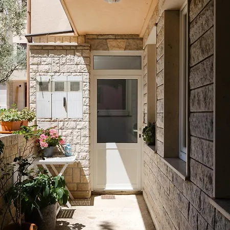 Grotta Apartment Pula